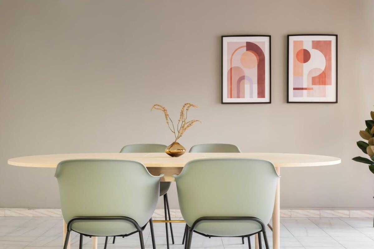 Sagrada Familia- Fantastic Bold Catalan 3 Bedroom Balcony Apartament *