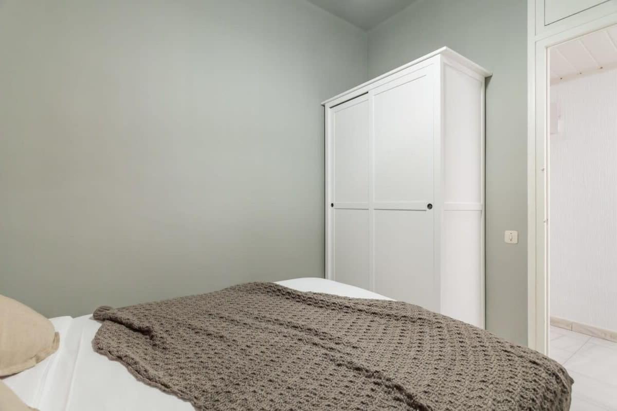 Sagrada Familia- Fantastic Bold Catalan 3 Bedroom Balcony Apartament